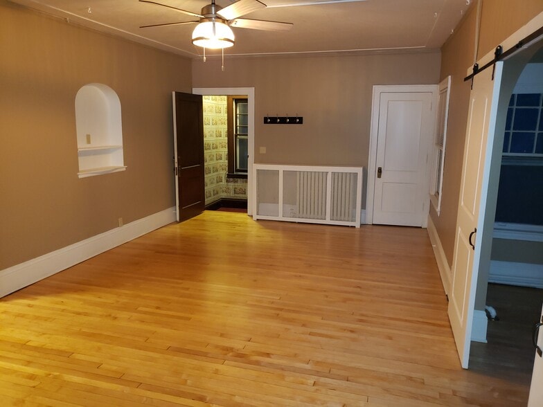 Building Photo - 417 5th Ave SE