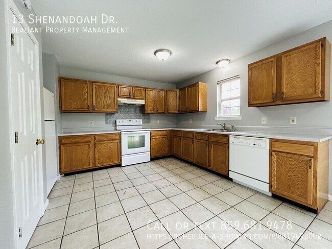 Building Photo - 13 Shenandoah Dr