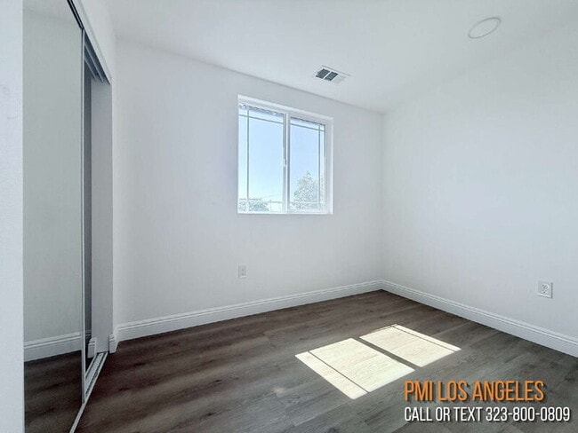 Building Photo - 1731 E 68th St