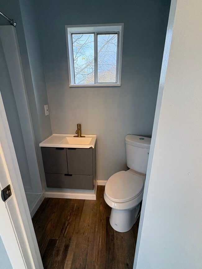 Building Photo - Just Minutes From Town