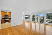 Building Photo - 805 Foerster St