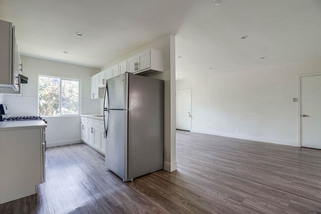 Interior Photo - Stylish Mid-Century Building in West Adams Park Tract