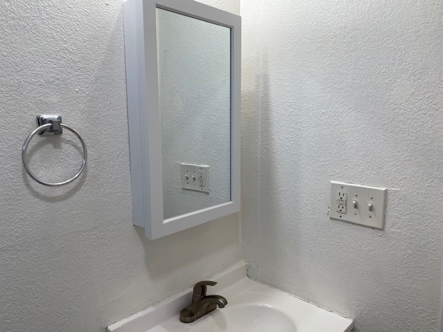 Bathroom - 5426 S Van Ness Ave