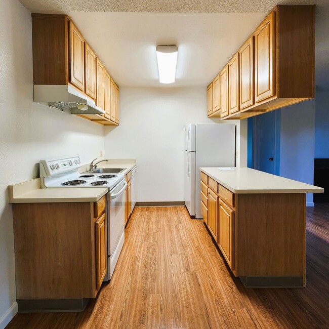 Building Photo - 552k