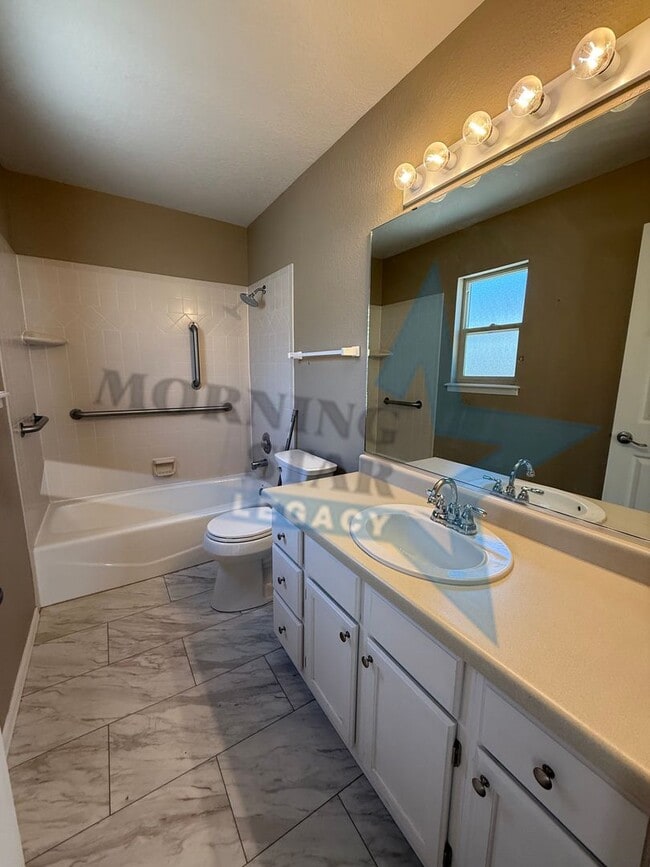 Building Photo - Roadrunner area! LOVELY two bedroom home.