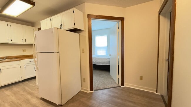 Building Photo - 233 S 4th St