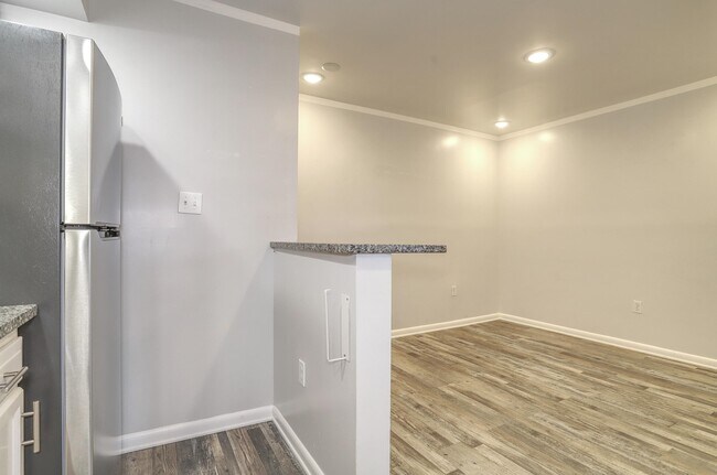 Building Photo - 1721 John F. Kennedy Blvd