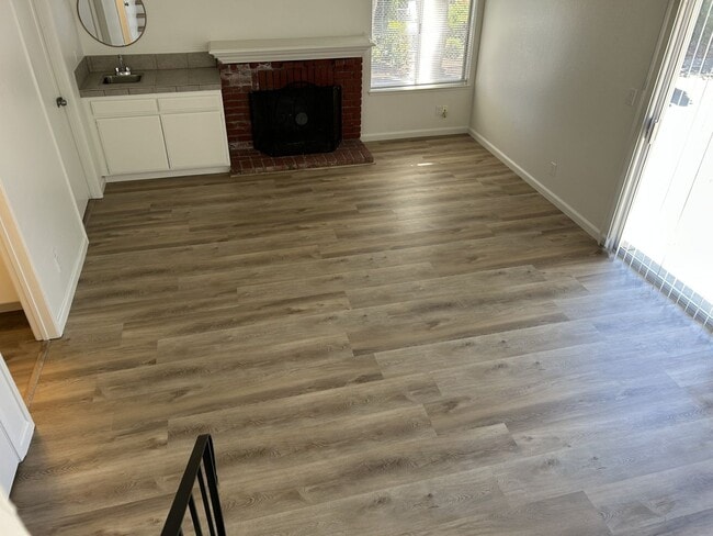 Building Photo - Remodeled 4 Bedroom, 2.5 Bath Home