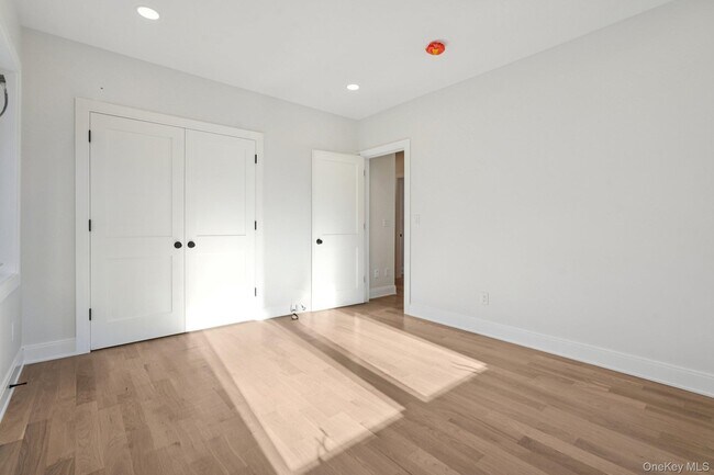 Building Photo - 400 Phillips Hill Rd