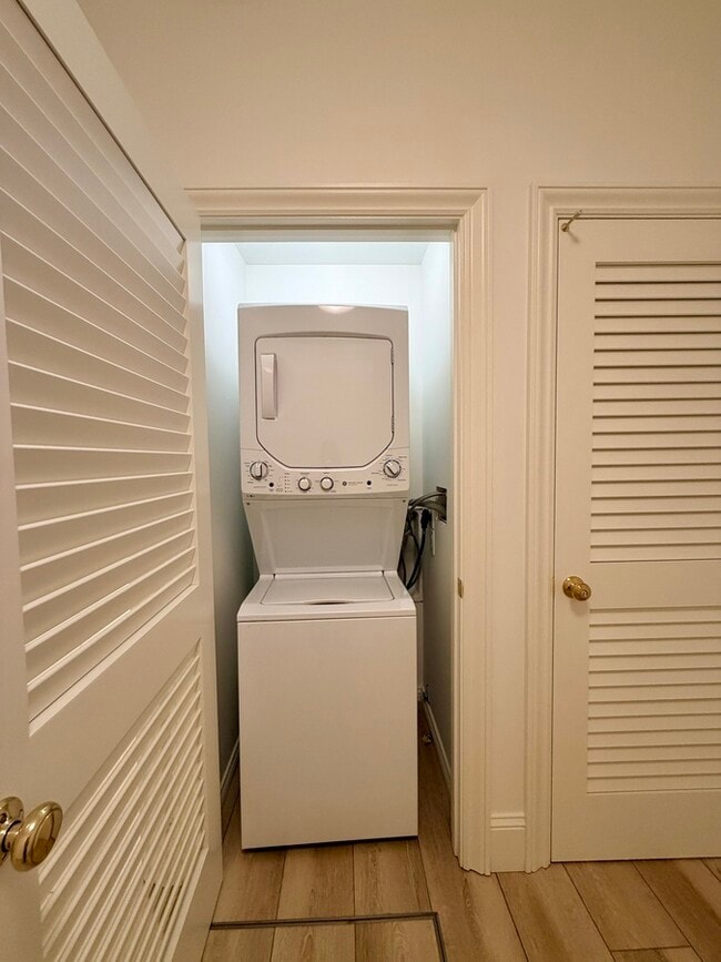 Building Photo - 1249 Kearny St