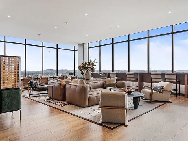 Building Photo - 1212 Demonbreun St