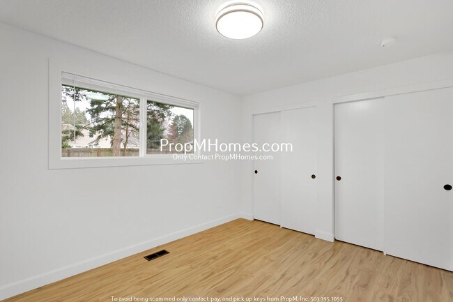 Building Photo - Newly Updated 3 Bedroom Aloha Home - Huge Yard!