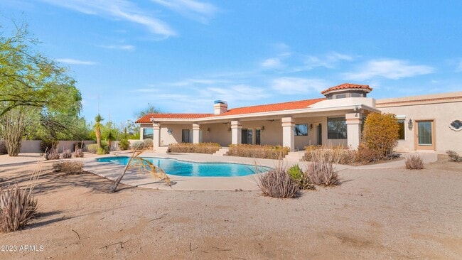Building Photo - 8633 E Camino Del Monte