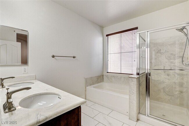 Building Photo - 6935 Galeria Posada Ave