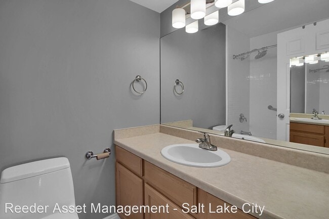 Building Photo - 6002 Liberty Oaks Cove