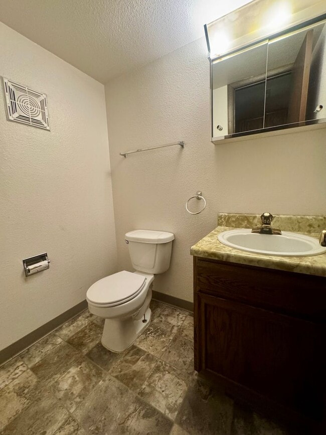 Building Photo - Vista Grande Terrace/4 Bedroom Home