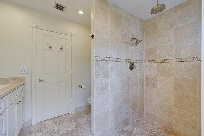 Building Photo - 630 SW 159th Terrace