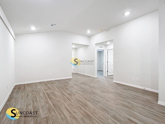 Building Photo - 12685 Buffing Rd