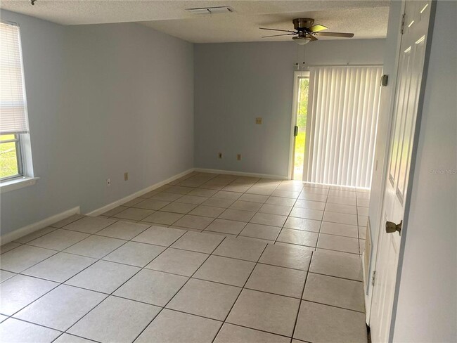 Building Photo - 12086 Mendel Dr