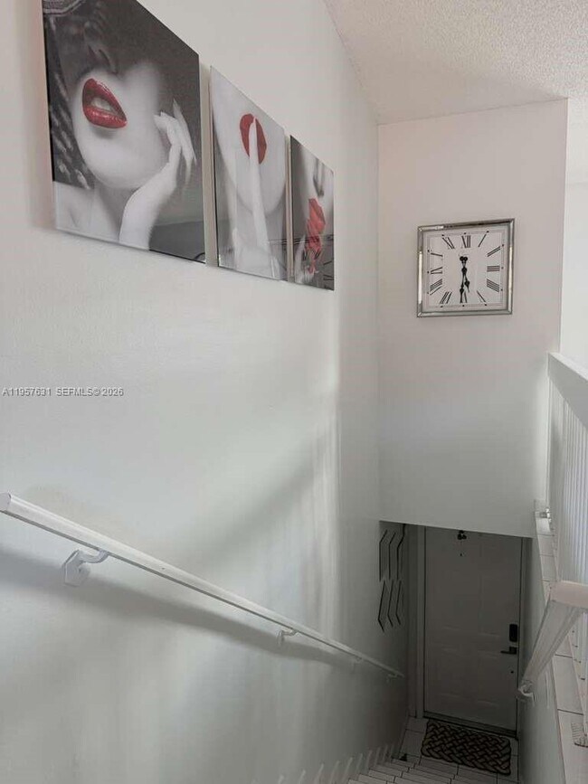 Building Photo - 10017 W Okeechobee Rd