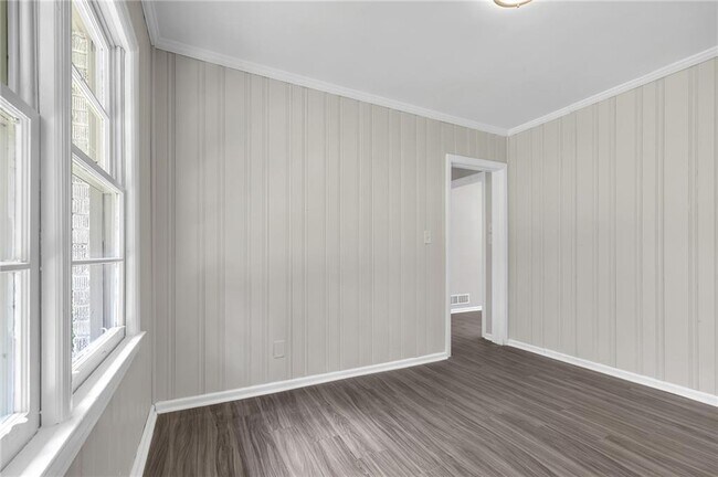 Building Photo - 1641 Rockcliff Pl SE