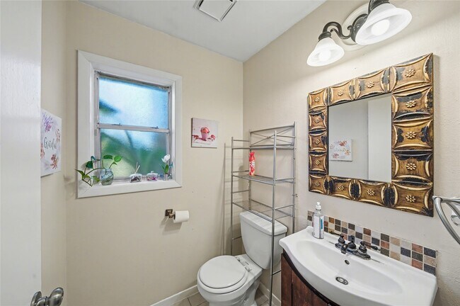 Building Photo - 3206 Sturbridge Ln