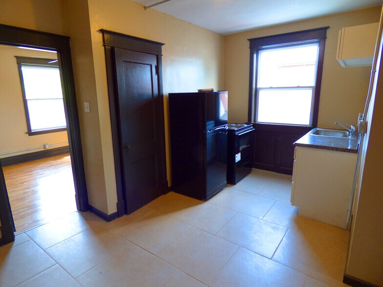 Building Photo - 3935 Michigan Ave