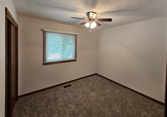 Building Photo - 5208 Ascot Cir