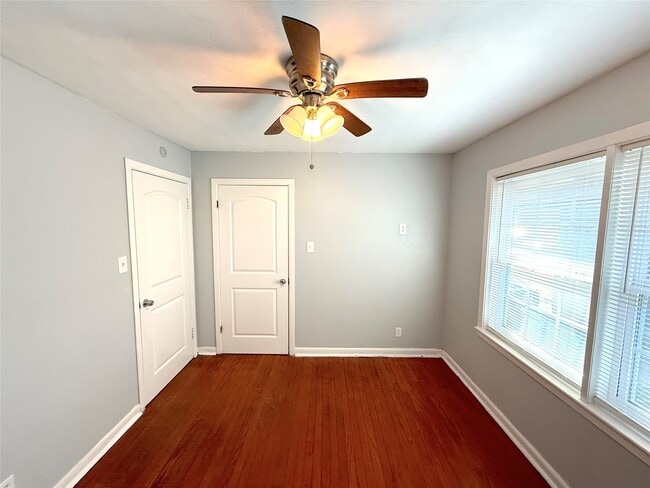 Building Photo - 2206 Eriksson St