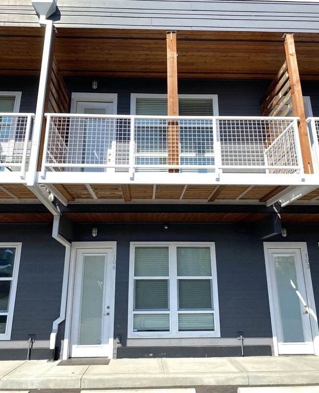 Building Photo - Evergreen Multiplex