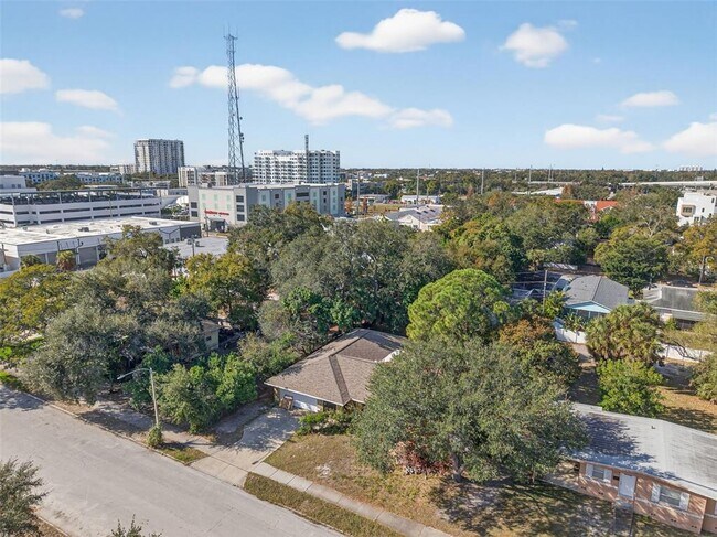 Building Photo - 260 13th St N