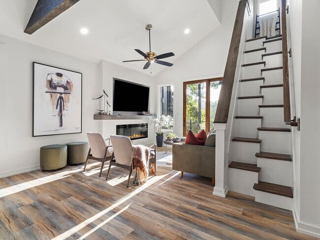 Building Photo - 2104 Almand Dr