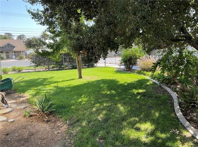 Building Photo - 4209 Jurupa Ave
