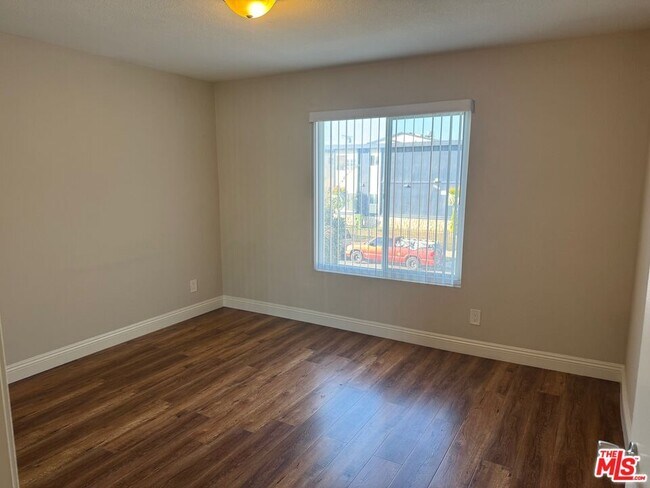 Building Photo - 1616 W 206th St