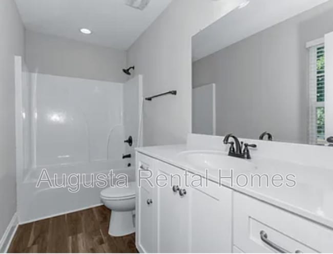Building Photo - 1708 Verdery St