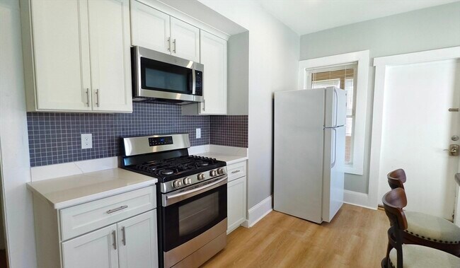Building Photo - 553 Dorchester Ave