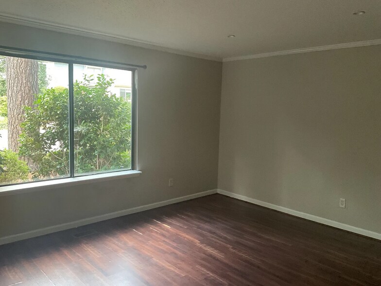 Building Photo - 816 Green Ridge Dr