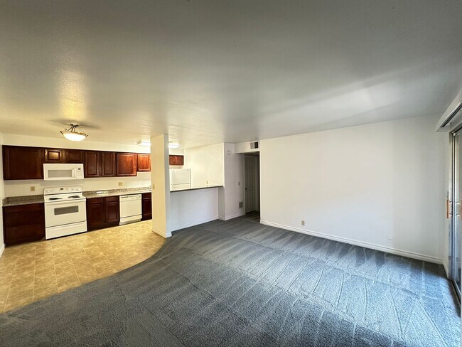Building Photo - 4340 Sandy River Dr