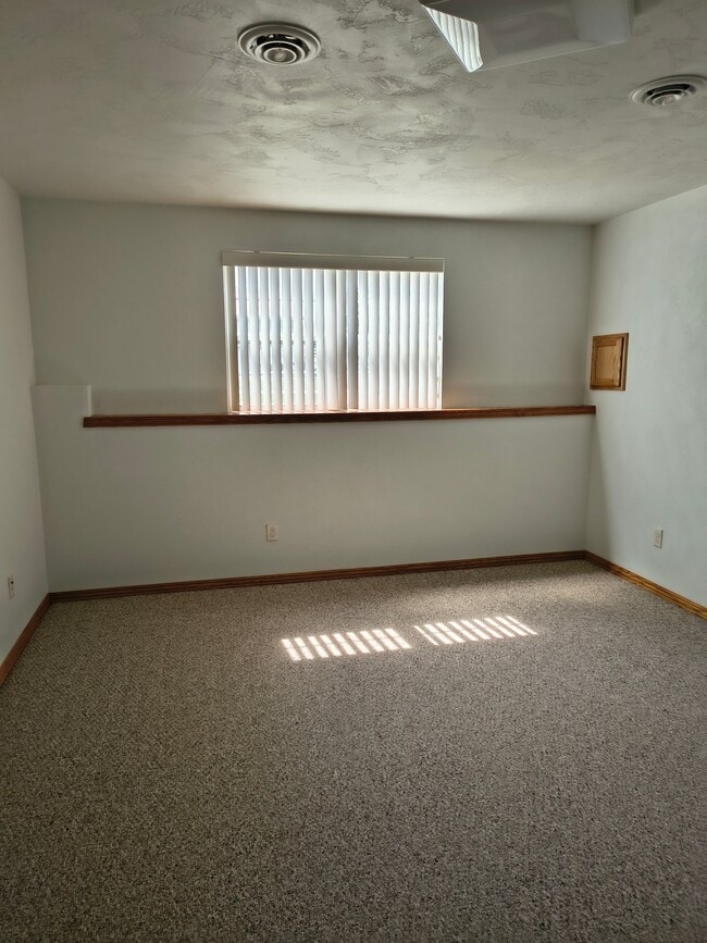 Building Photo - 1059 Rock Ledge Ln
