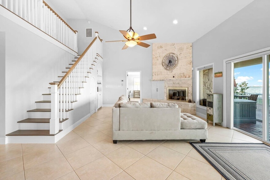 Building Photo - 8130 S Tropical Trail