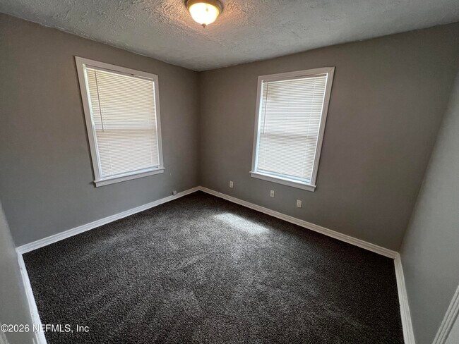 Building Photo - 5035 Campenella Dr