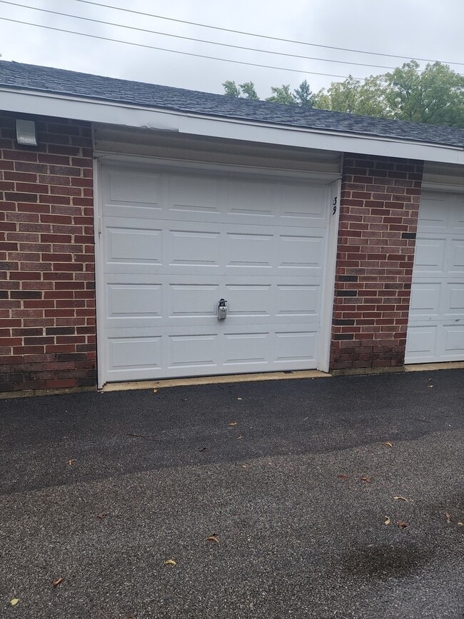 Building Photo - 501 Leah Ln