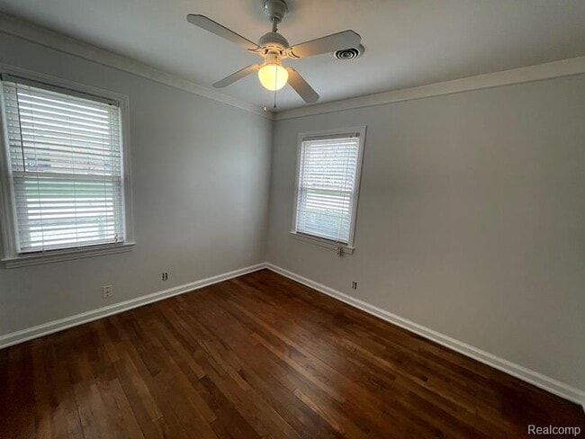 Building Photo - 26604 Groveland St