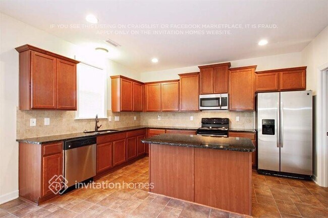 Building Photo - 552 Adams Point Dr