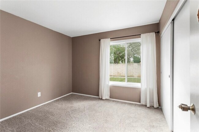 Building Photo - 22931 Springdale Dr