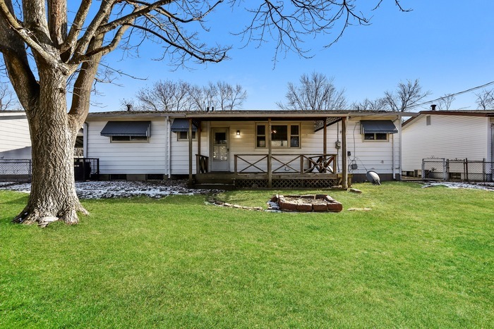 Building Photo - 2095 Collier Dr