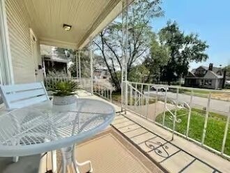 Building Photo - 718 W Spofford Ave