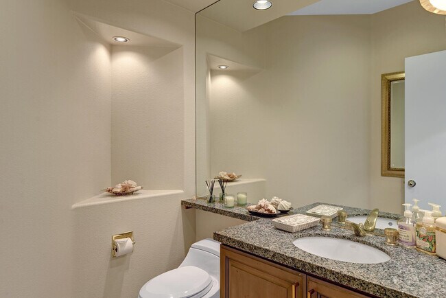 Building Photo - 430 White Horse Trail