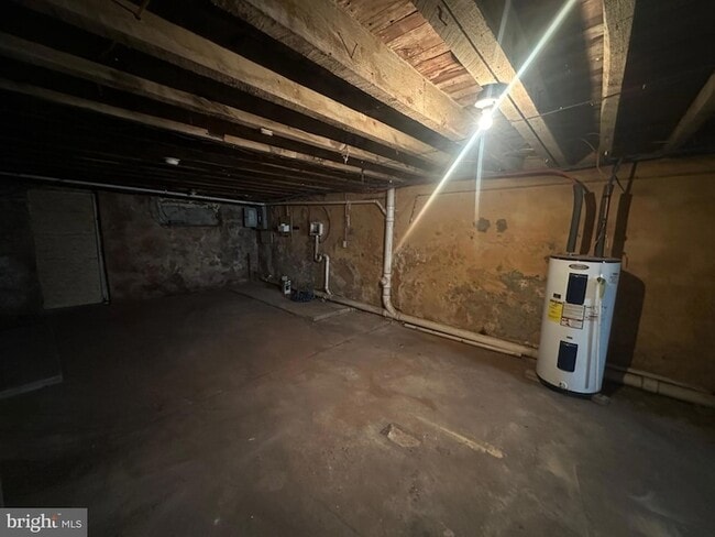 Building Photo - 609 N Wilton St