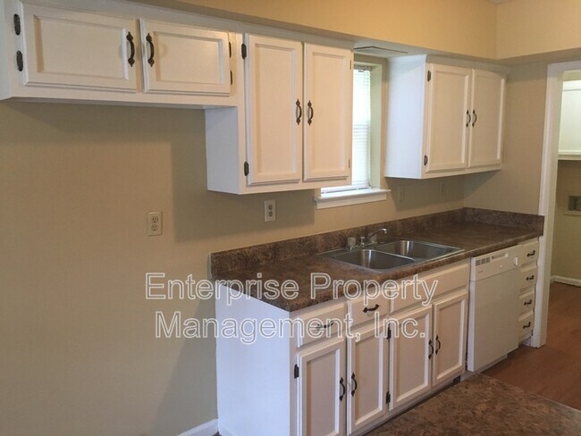 Building Photo - 7019 Shadow Oaks Dr